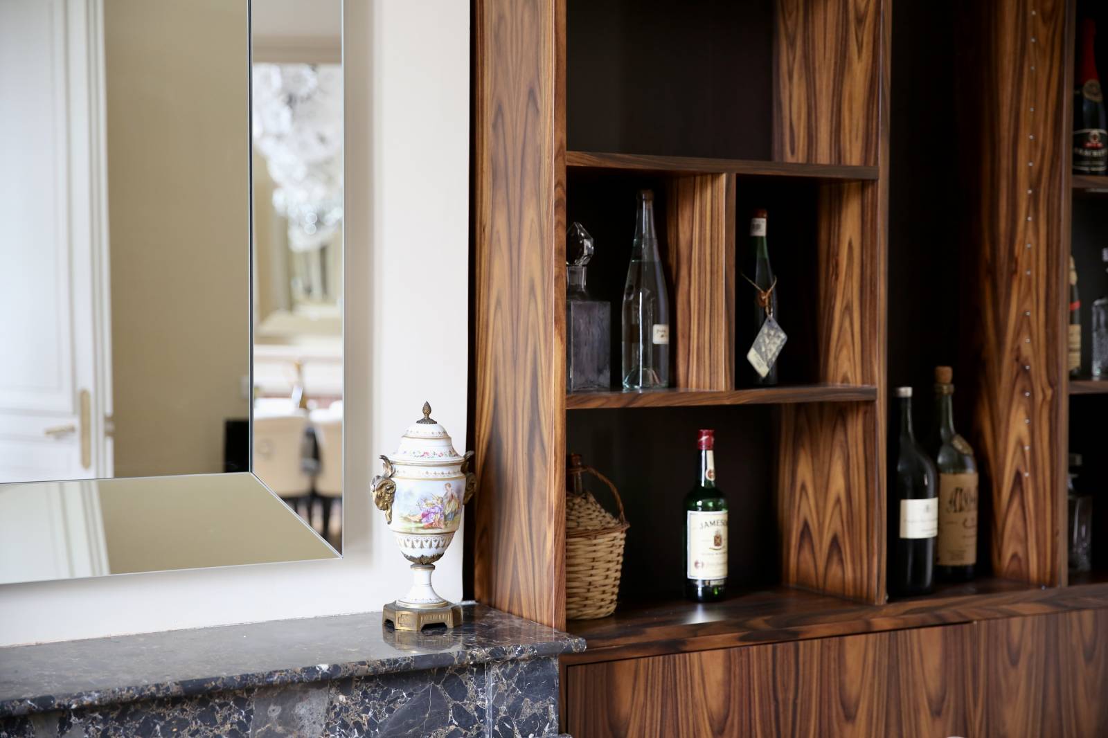 Le style bordelais est un mélange unique de tradition et de modernité, reflétant la culture et l'histoire de la ville de Bordeaux.